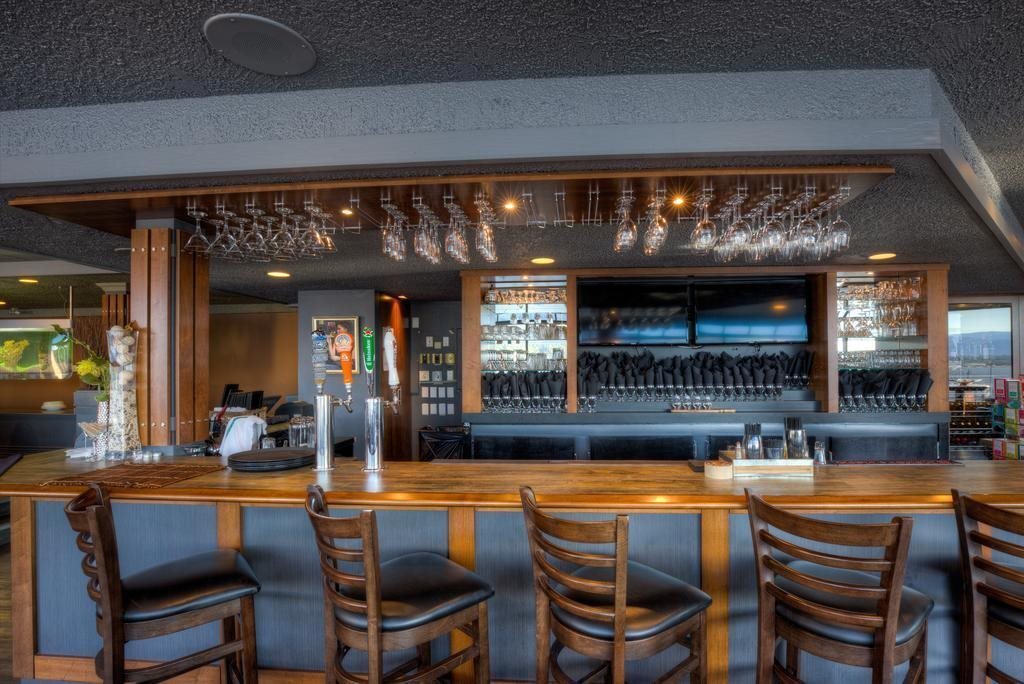 Oceanfront Suites at Cowichan Bay by null