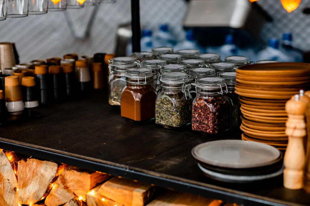 Food & Beverage