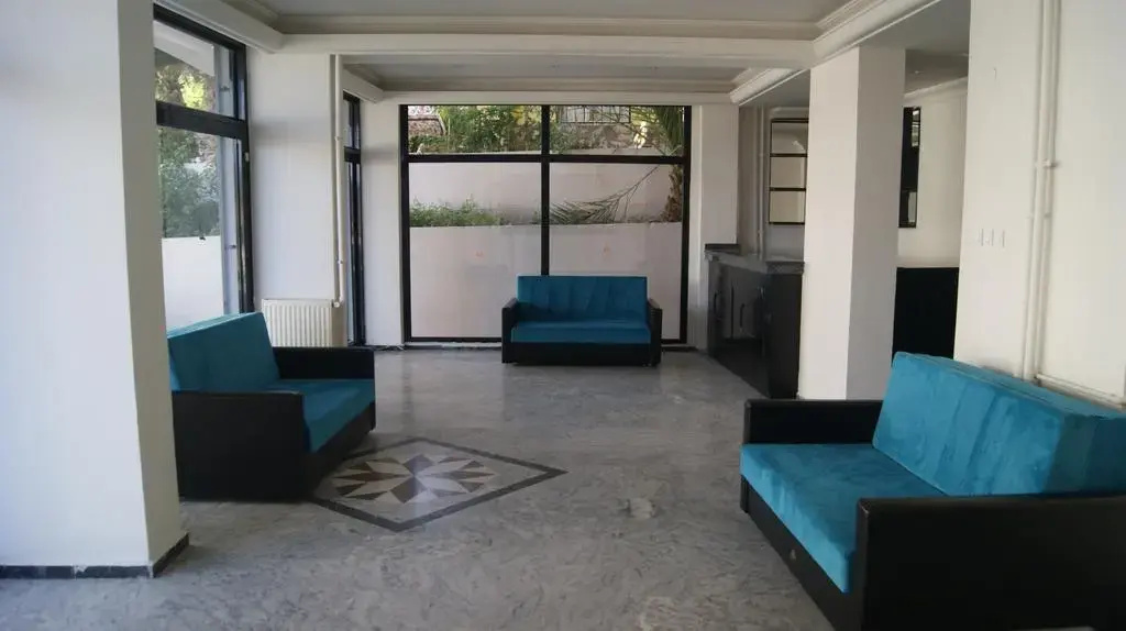 Lobby & Reception