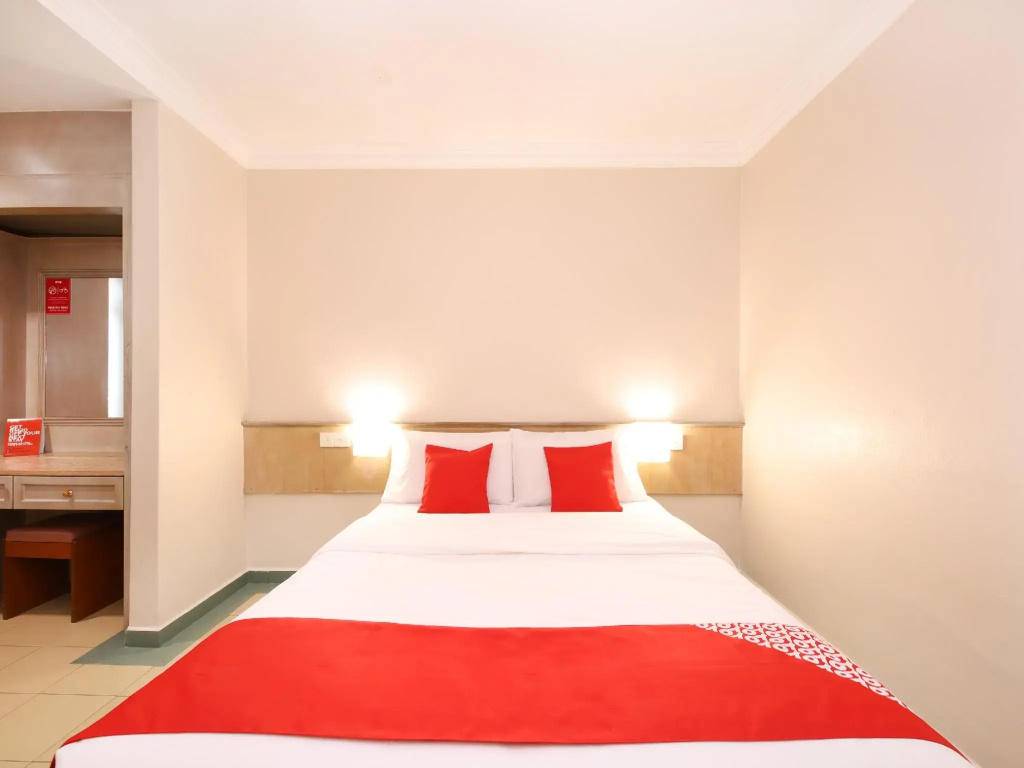 Deluxe Double room (full double bed)