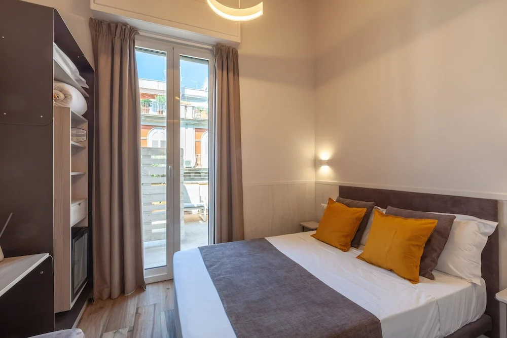 Standard Double room with balcony (full double bed)