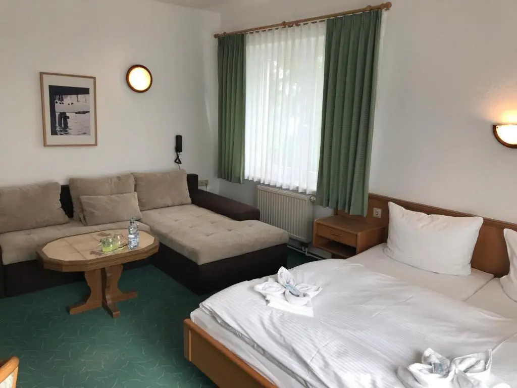 Standard Double room (full double bed)
