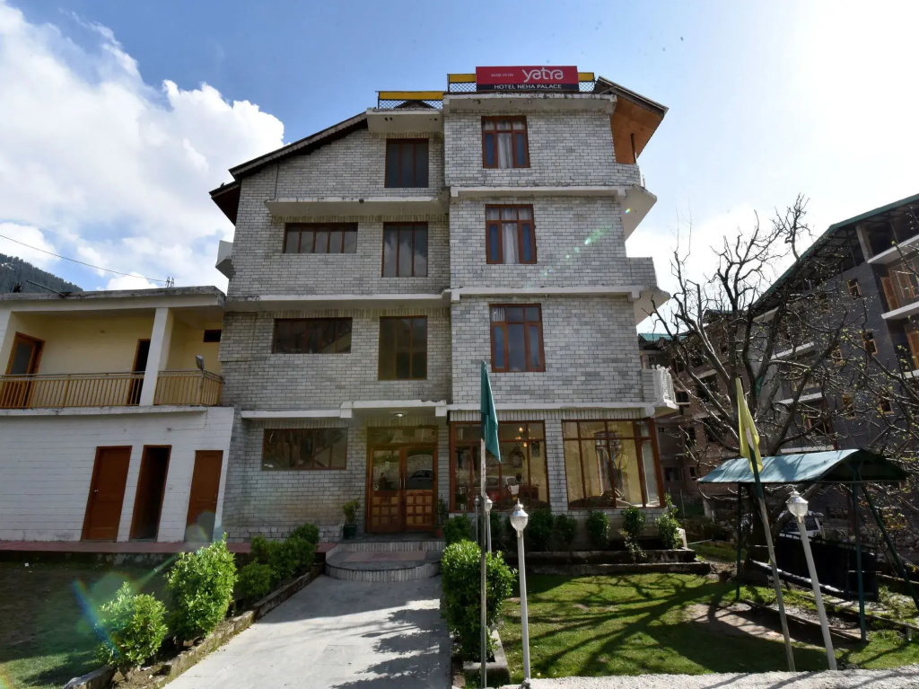 OYO 12425 Neha Palace