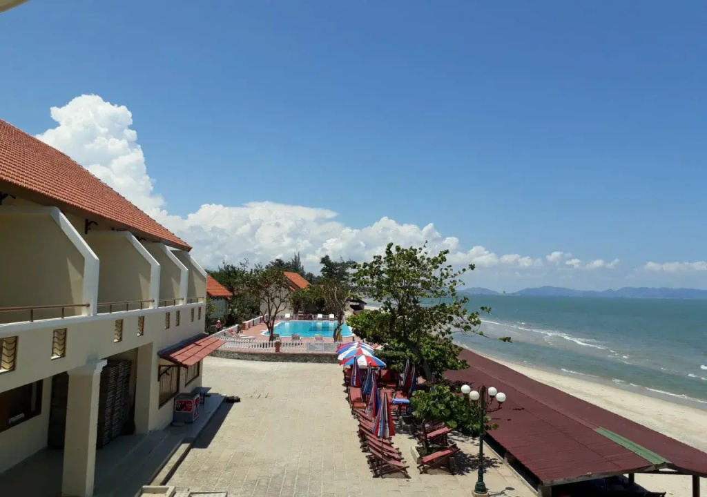 Beach & Waterfront