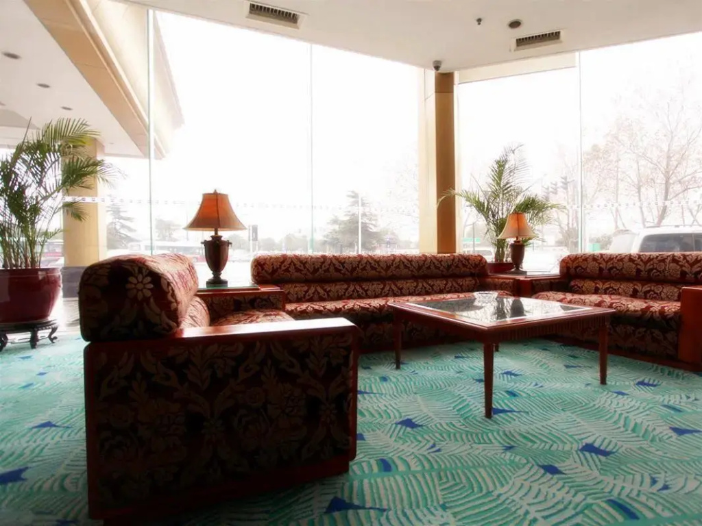 Lobby & Reception