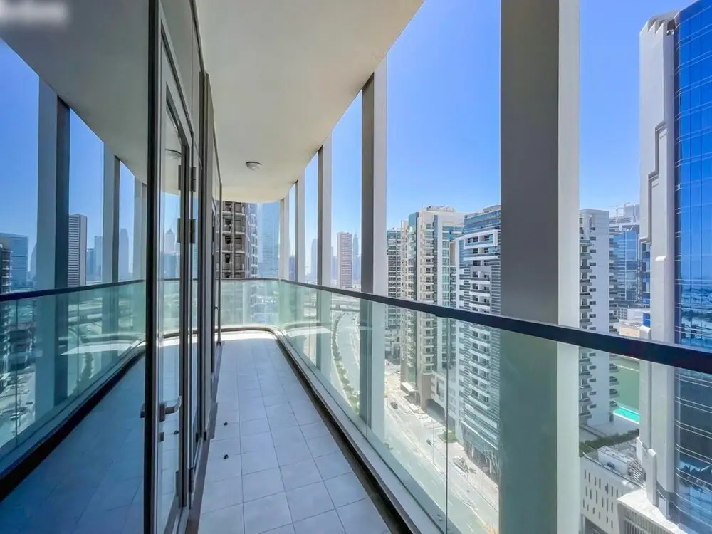 Chic 3BR Apt Near Dubai Mall