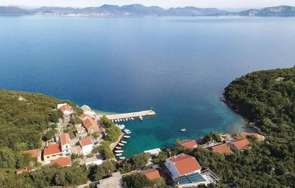 Stunning Home in Crkvice With Wifi and 3 Bedrooms