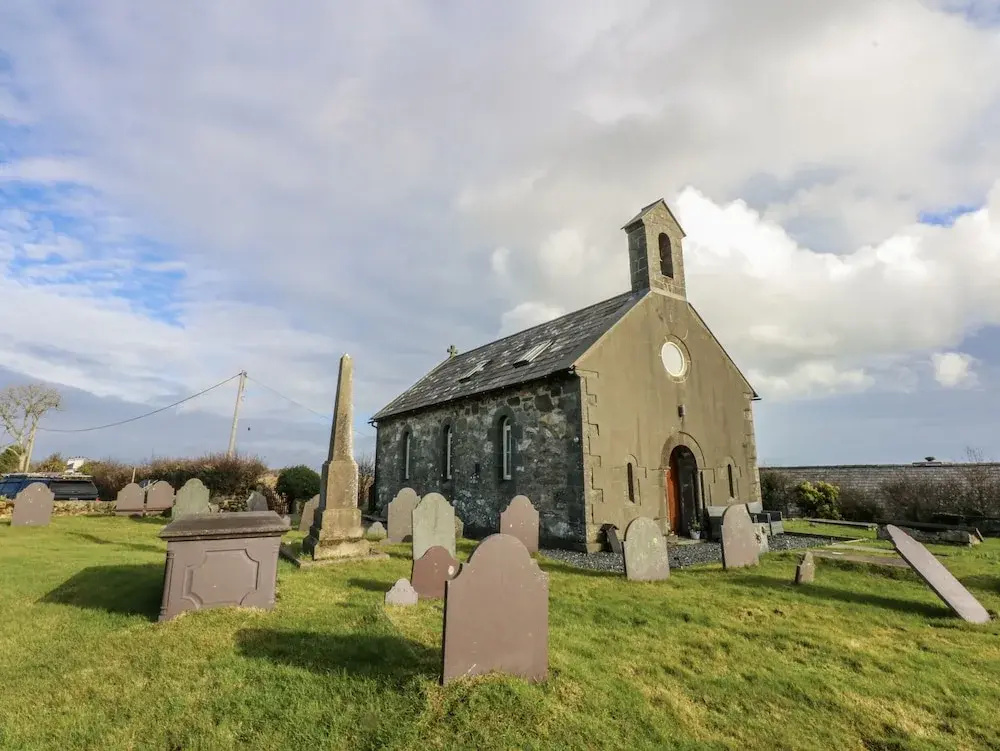 Eglwys St Cynfil