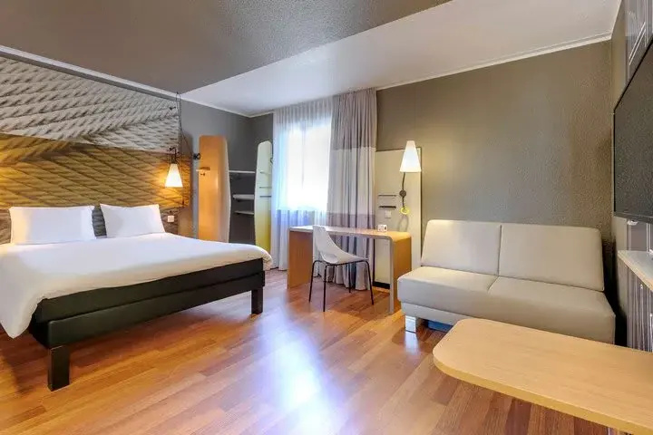 Economy room