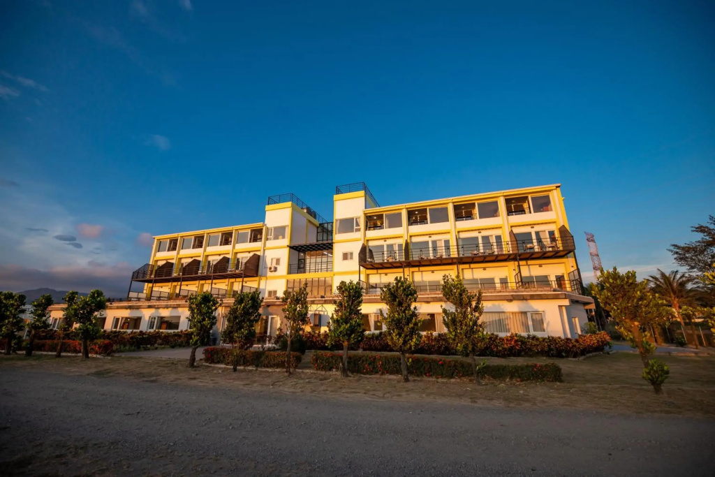 Lovestar Lakeside Hotel - Starlight Building