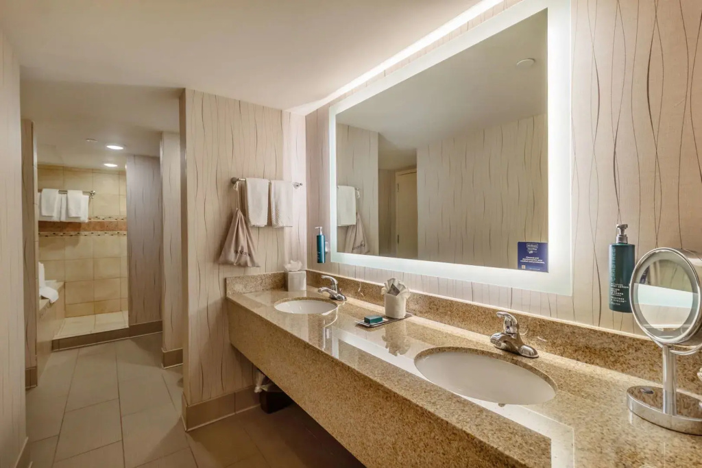 DoubleTree by Hilton Hotel Lawrence - Général