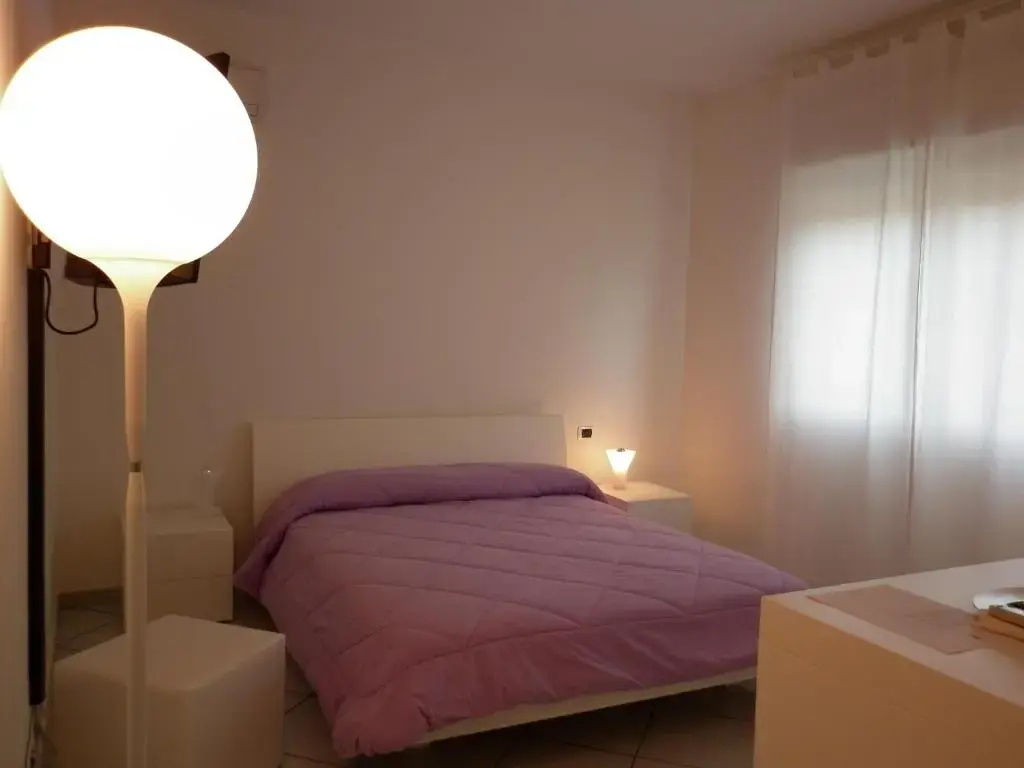 Classic Double room (full double bed)