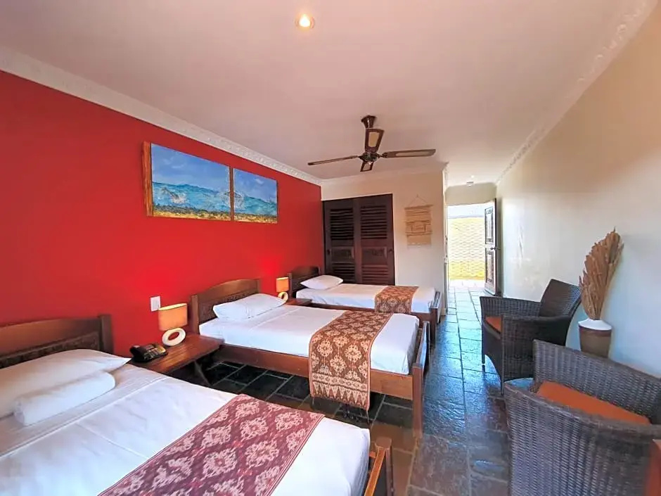 Standard Triple room