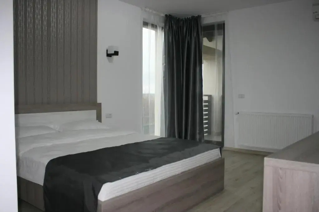 Standard Double room with balcony (full double bed)