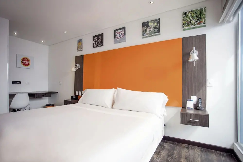 104 Art Suites - Chambres