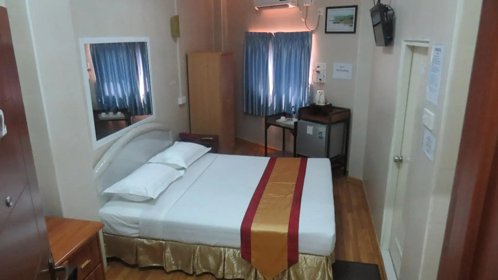 Superior Double room (full double bed)