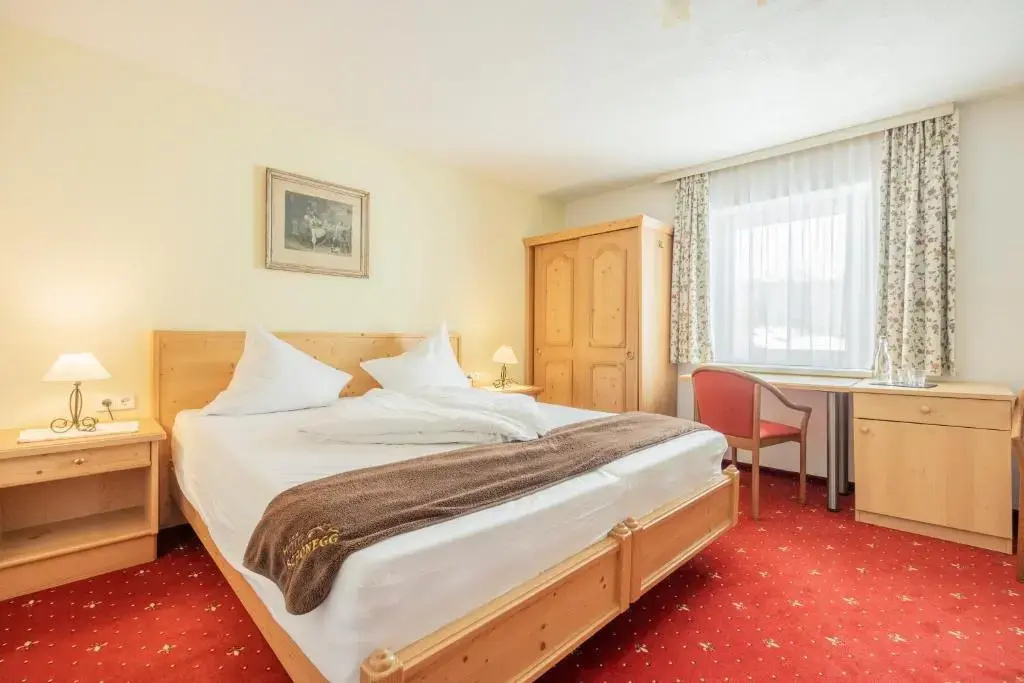 Economy room