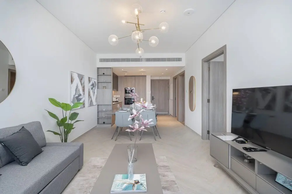 Luxury Stay At JVC with Pool & Gym — фото