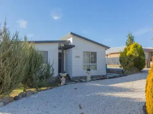 St Helena's 5 Twynam Street, Jindabyne NSW 2627