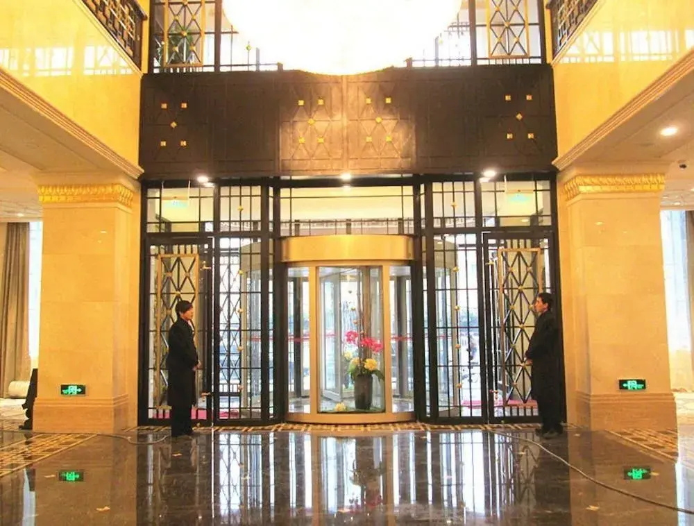 Lobby & Reception