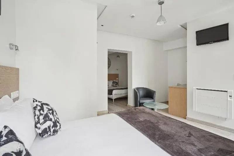 Standard Quadruple Family room