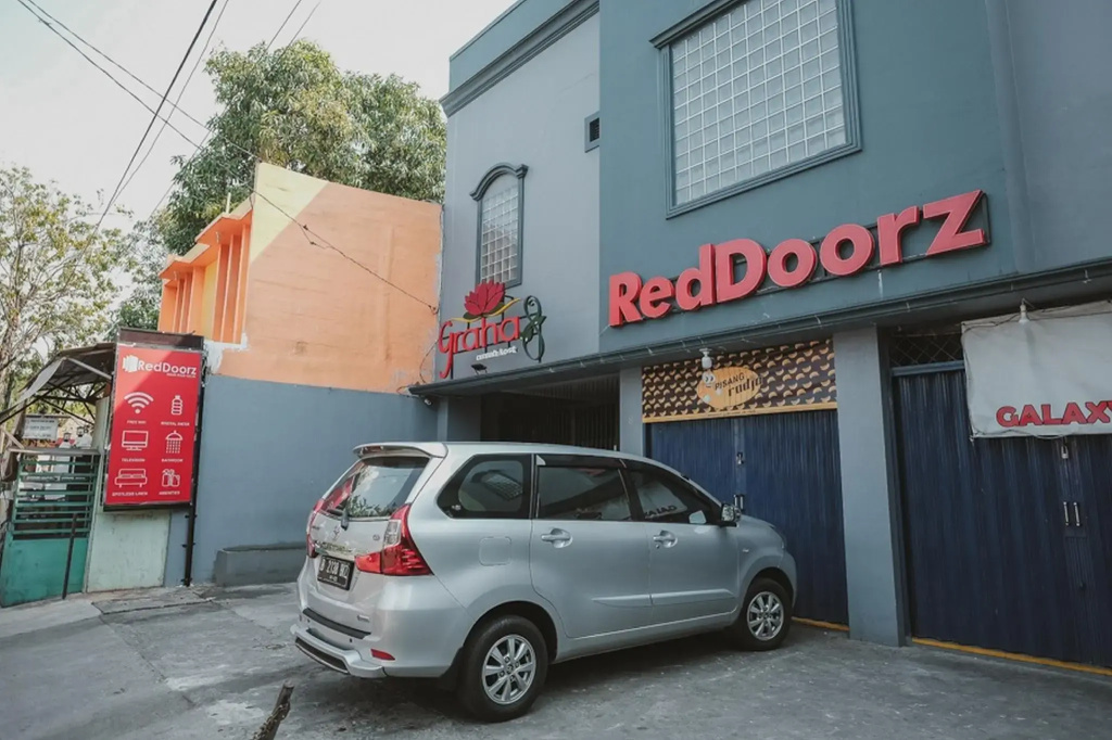 RedDoorz near RSUD Koja