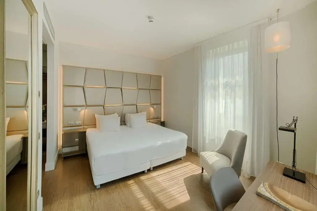 Premium Double room (full double bed)