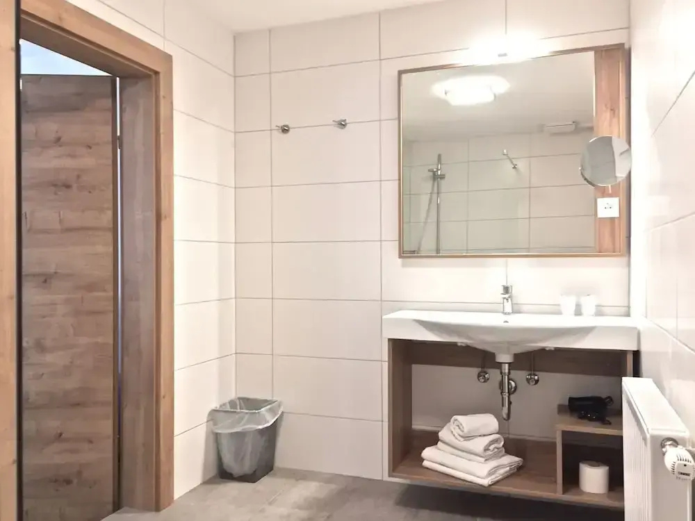 Standard Double room with balcony and with mountain view (full double bed)