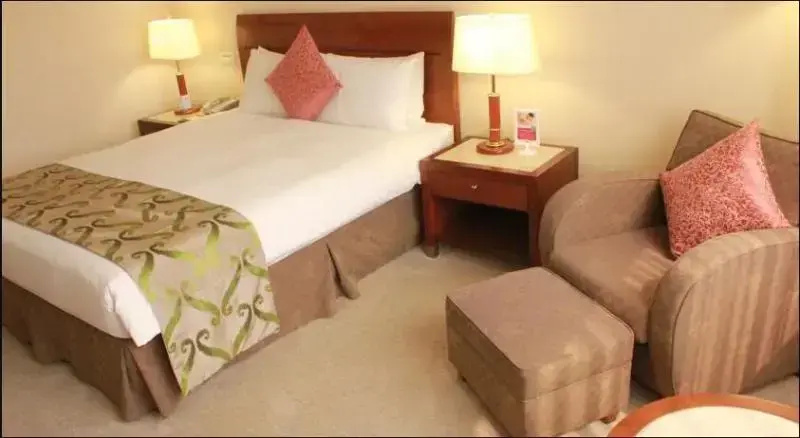 Monarch Plaza Hotel - Chambres