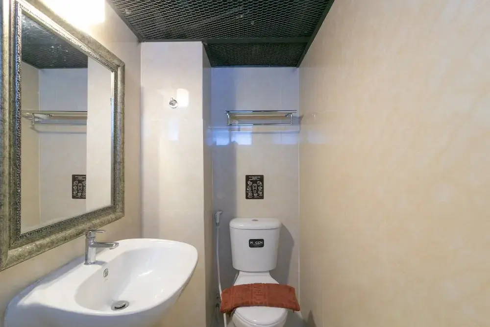Deluxe Double room (full double bed)