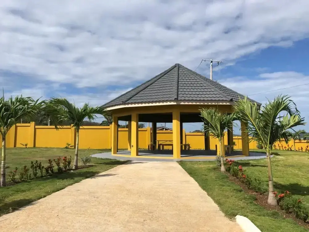 Royal Vacation Retreat