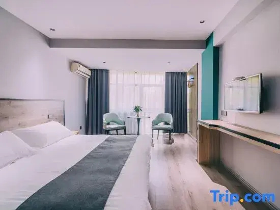 Business Double room (full double bed)