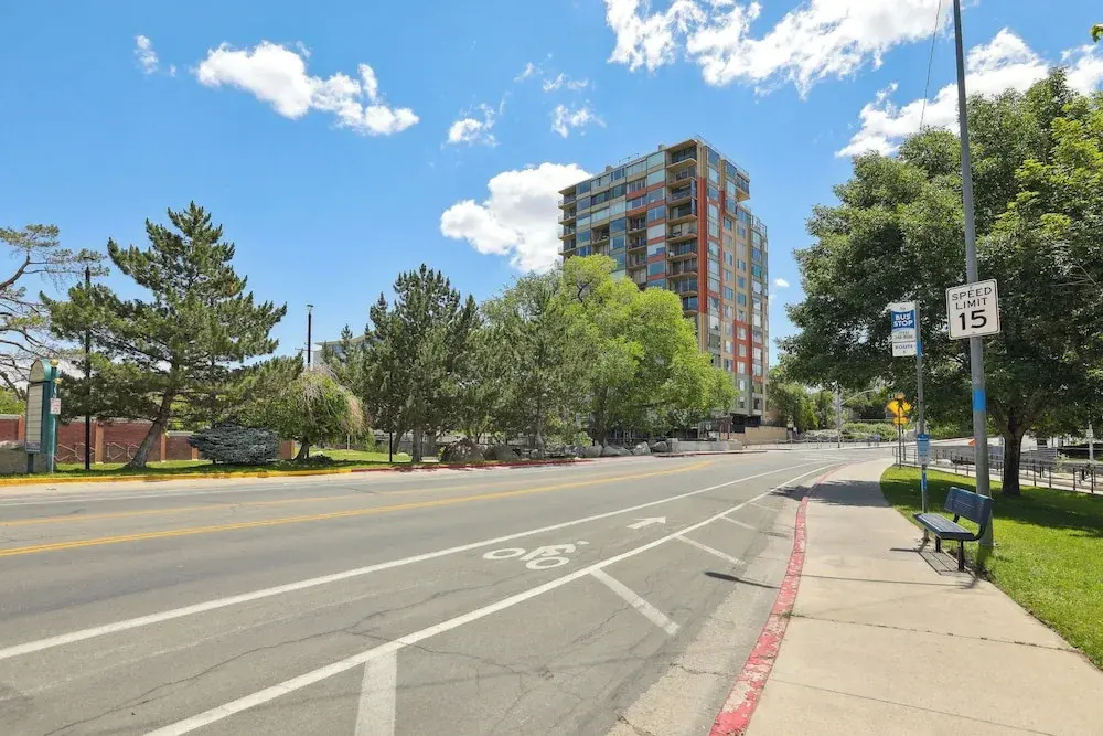 Dtwn Reno Retreat! Panoramic Views, 2 Living Areas