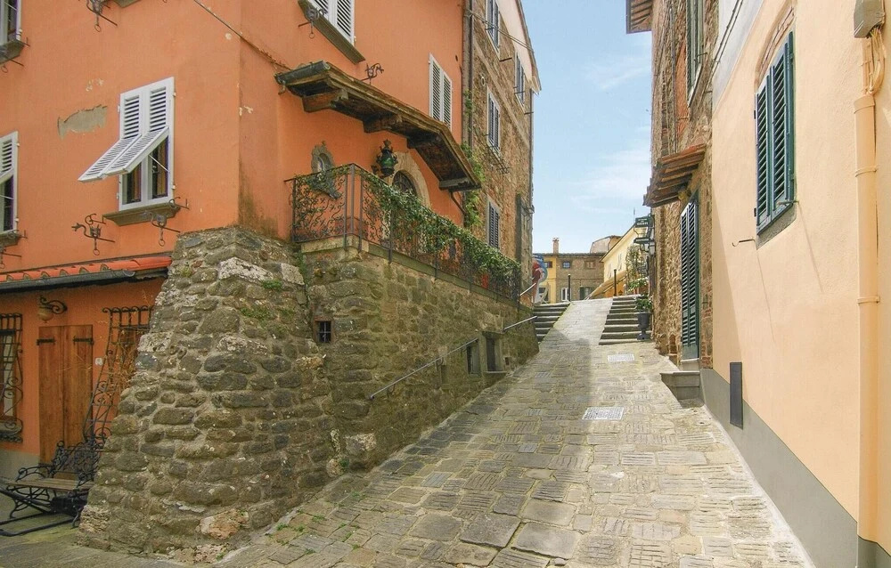 Stunning Home in Montecatini Alto With 2 Bedrooms and Wifi