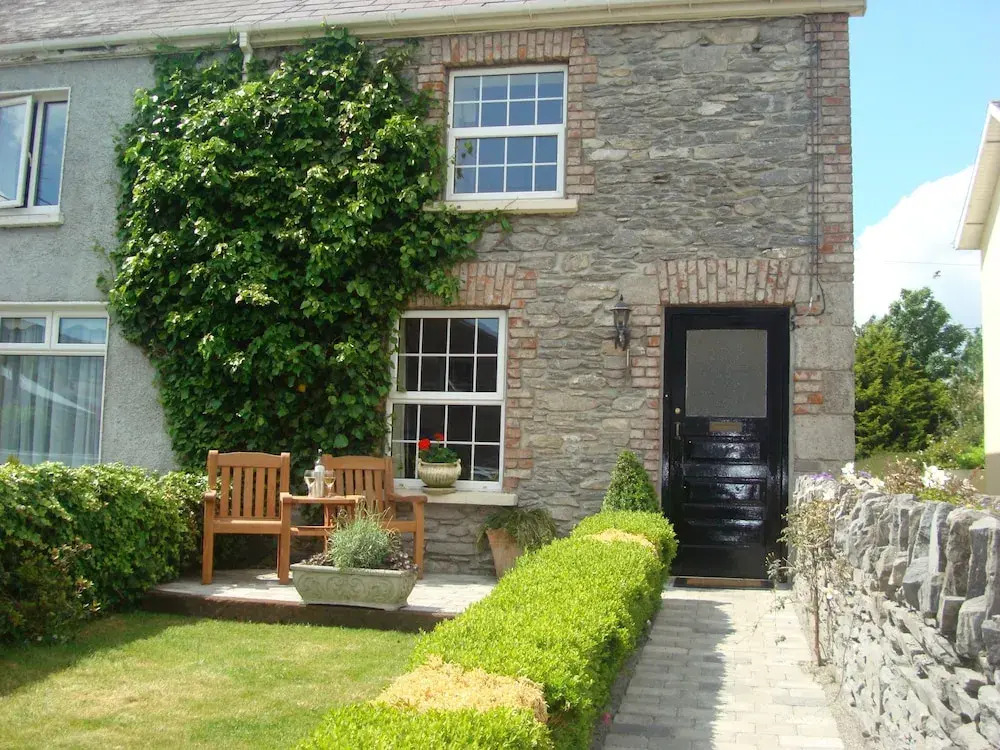 2 Bedrooms Standard Cottage