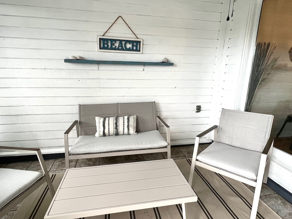Top Floor Beach Retreat Tennis Courts Views 1812