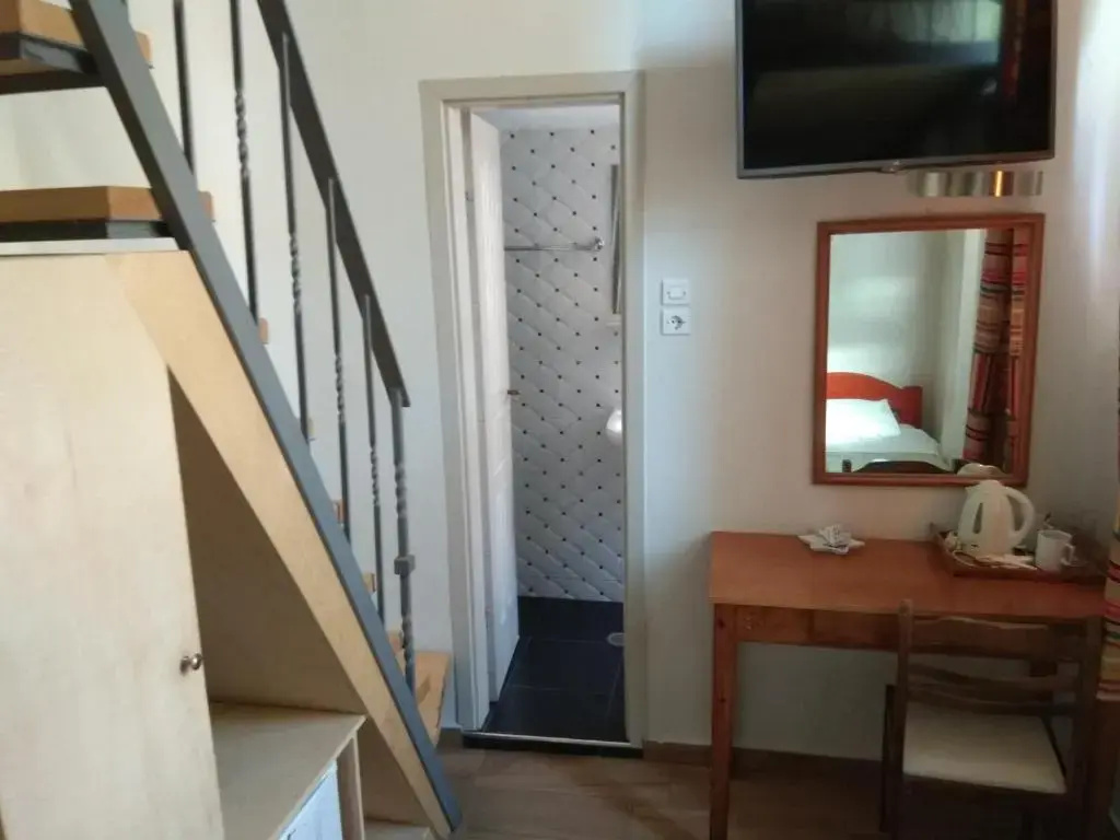 Economy room