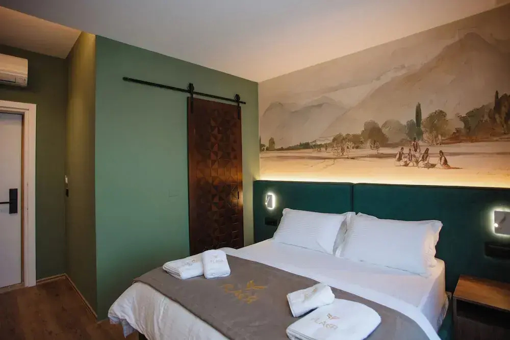 Comfort Double room with balcony and with lake view (full double bed)