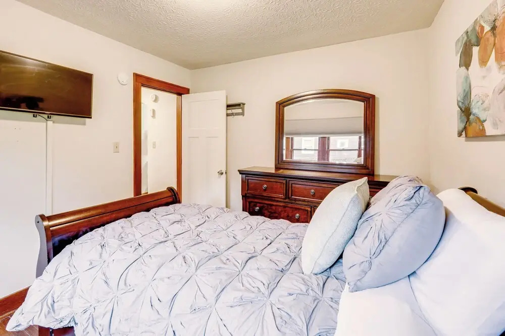 1 Mi to Akron Zoo: Ranch-style Home w/ Yard! — фото 5
