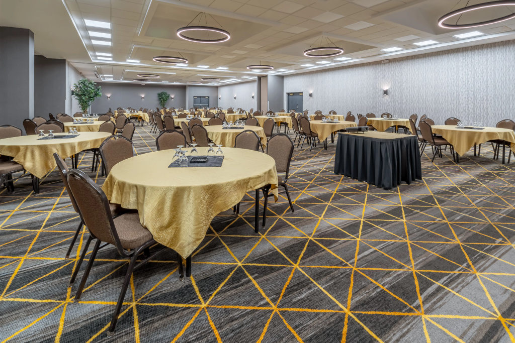Holiday Inn & Suites Wausau-Rothschild by IHG - Général