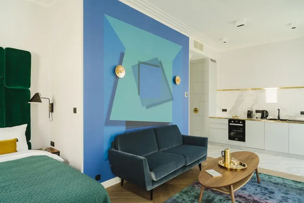 Superior Double room with courtyard view (full double bed)