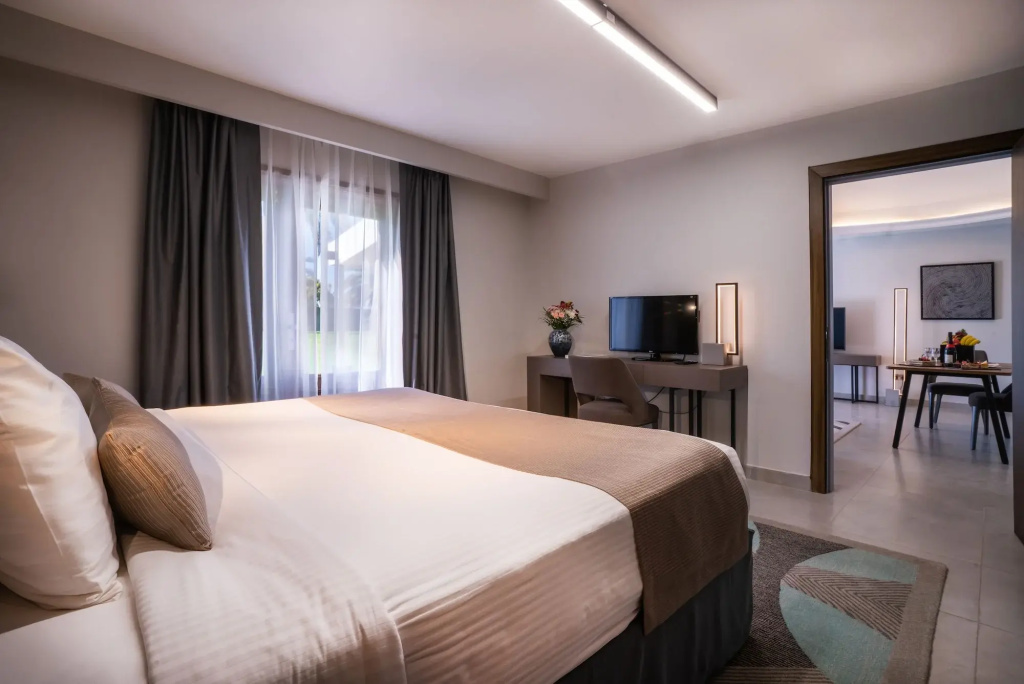 Hotel photo 12