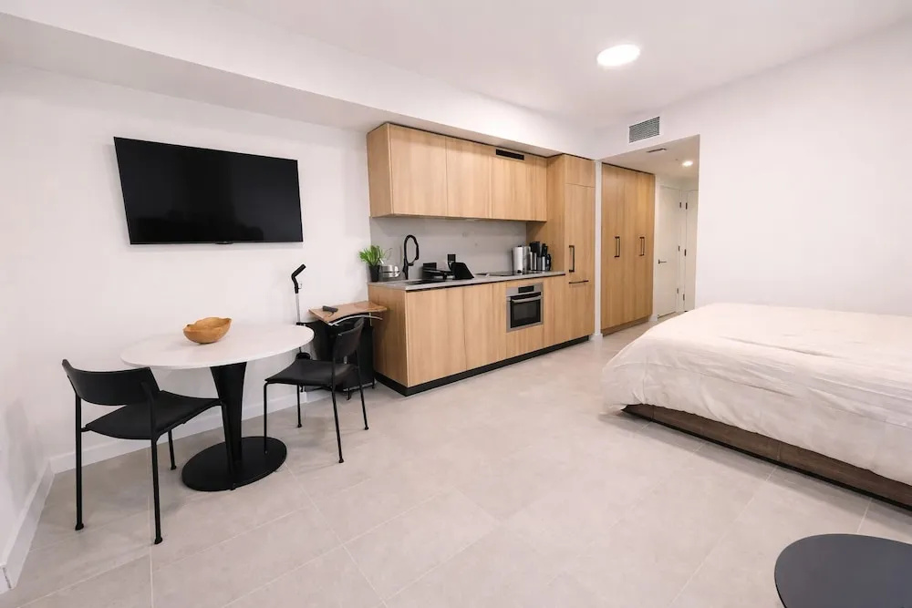 The Urban Suites - 501 First Residence photo 5