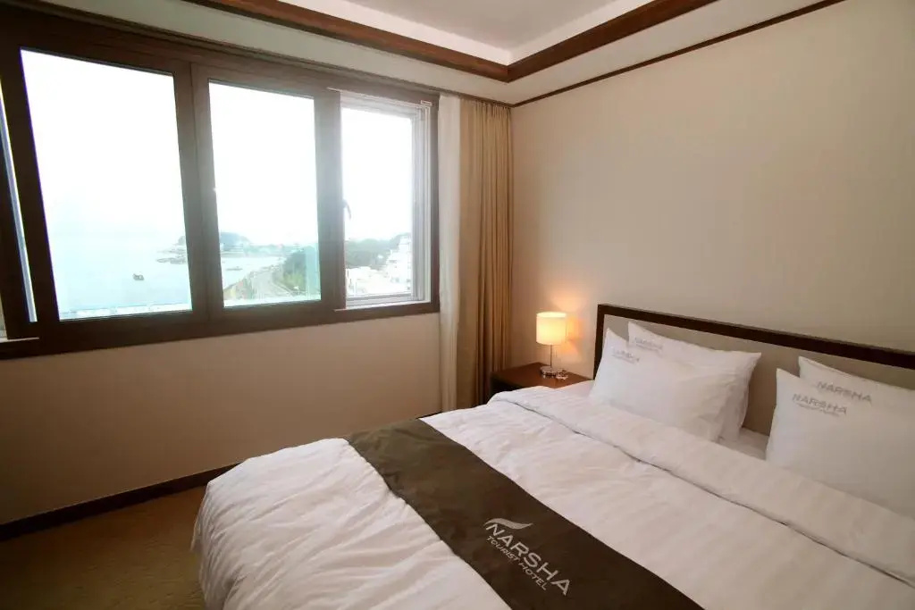 Deluxe Double room with sea view (full double bed)