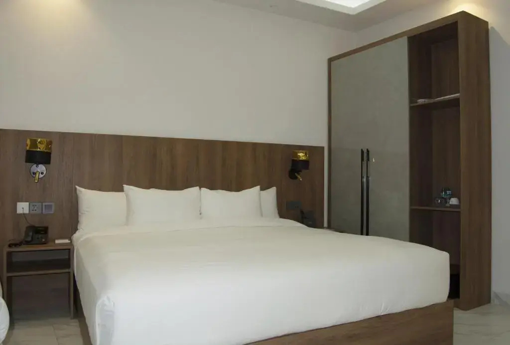 Standard Double room (full double bed)