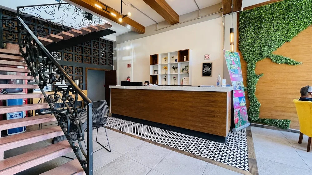 Lobby & Reception