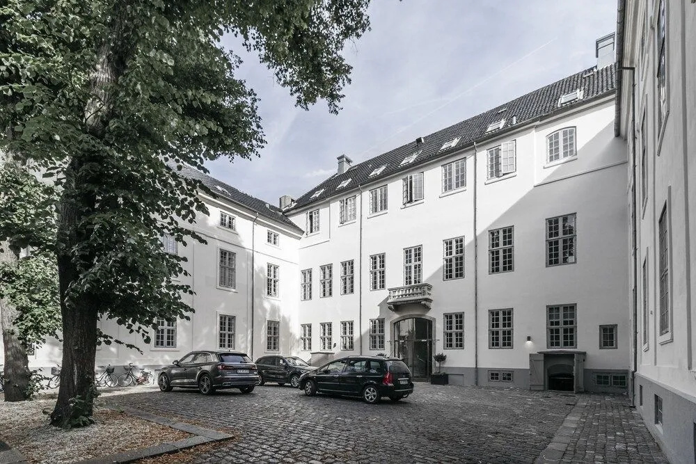 Apartment with Private Terrace