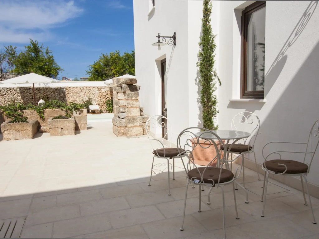 Luxury Courtyard