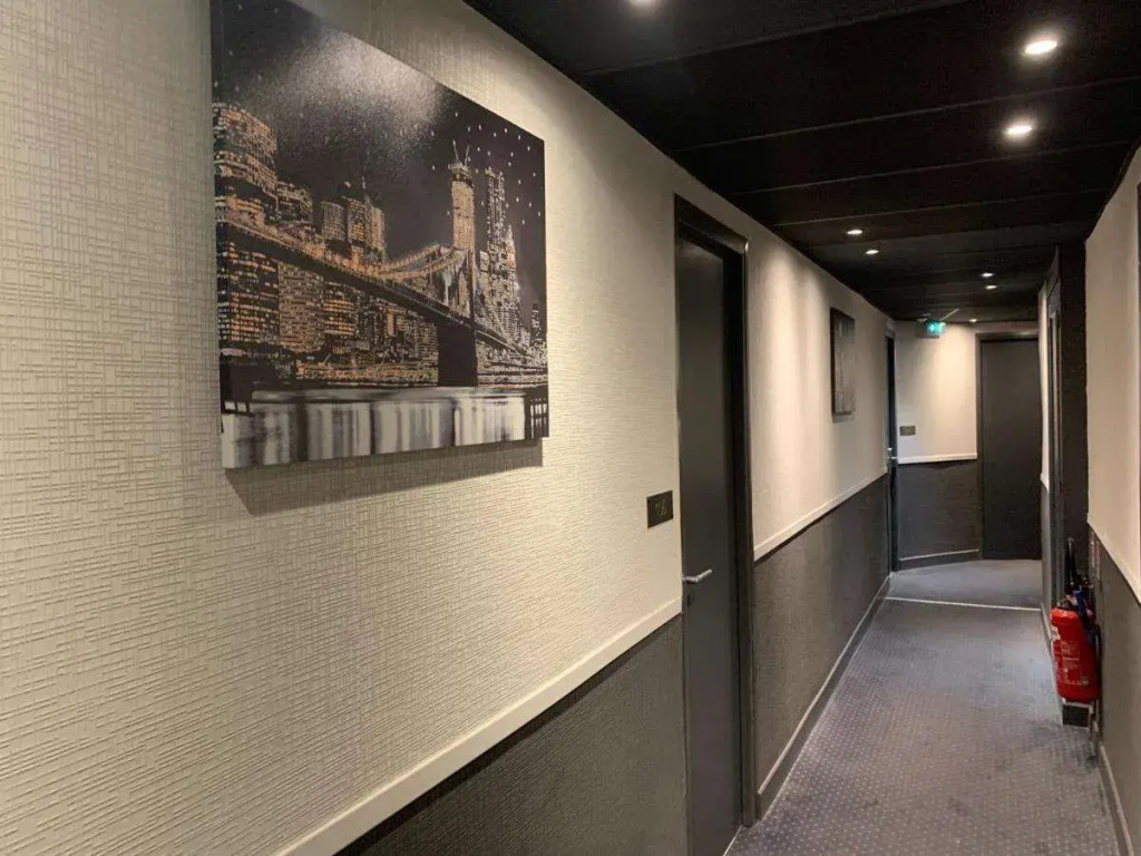 Lobby & Reception