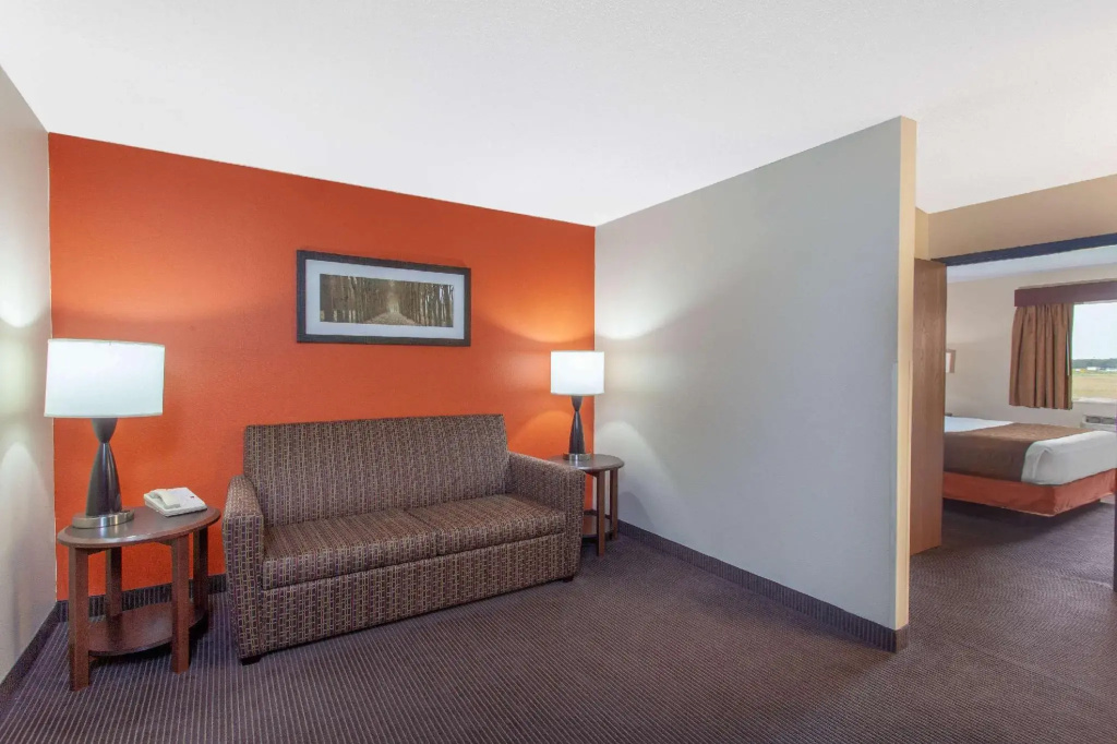 1 Bedroom Double Suite (full double bed)